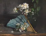 I maleriet Blå vifte ved en grøn kande med blomstrende æblegren, der måler ca. 55 x 69 cm., ses en lysende, næsten turkisblå vifte og blomstrende æblegrene i en vase. Forrest er en enkelt, tung gren&nbsp; knækket af og har spredt et par lysende blade på bordet. Opstillingen er sat mod en mørk baggrund, der muliggør billedets mange stemningsfulde lys- og skyggevirkninger.&nbsp;